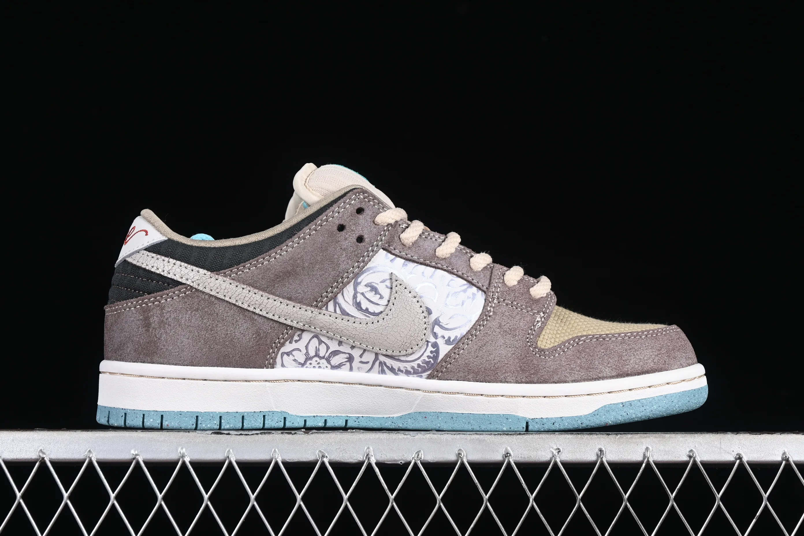 All Categories Nk SB Dunk Series Nk SB Dunk Low Low-top Sneakers Nk SB Dunk Low "Big Money Savings" Big Promotion Theme Embossed SB Low-top Casual Sneakers FZ3129-200